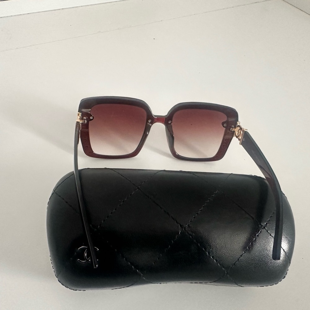 CHANEL Women's Gradient Square Sunglasses - Burgundy and Black - Picture 3 of 3